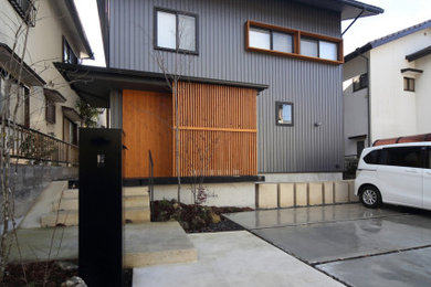 京都にある和モダンなおしゃれな家の外観の写真