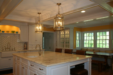Transitional kitchen photo in Columbus