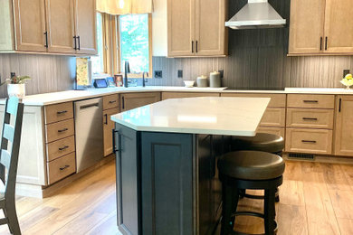 Example of a kitchen design in Grand Rapids