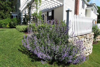 Photo of a traditional landscaping in Boston.