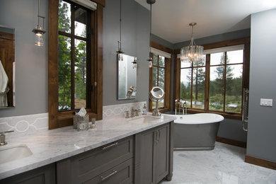 Bathroom - transitional bathroom idea in Las Vegas