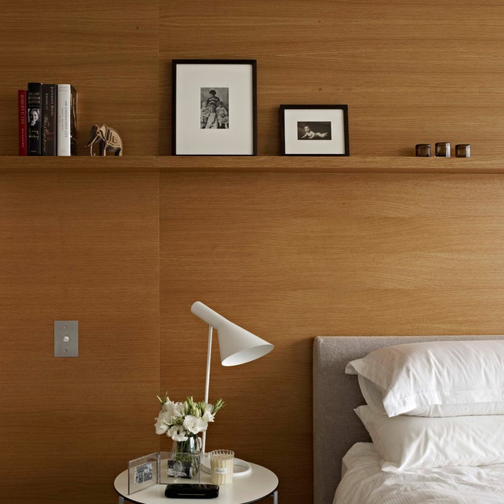 75 Beautiful Walk In Wardrobe Behind Bed Home Design Ideas & Designs