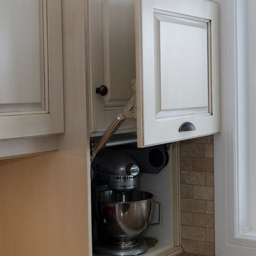 Two Tone Custom with Range Hood