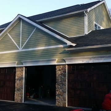 6 1/4" HardiePlank Cedarmill Heathered Moss with 5" HardieShingle Gables