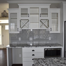 backsplash w/counter and cabinets