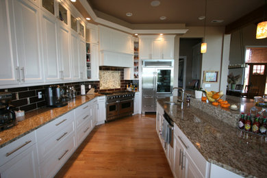 Kitchen photo in Seattle