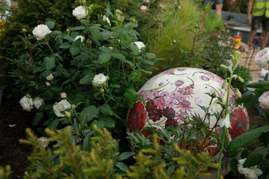 ロンドンにある中くらいなコンテンポラリースタイルのおしゃれな庭の写真