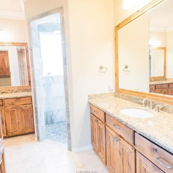 5302 Riviera Ct - Products