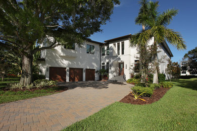 Example of a classic exterior home design in Tampa