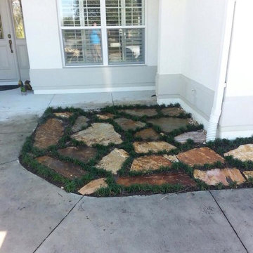 The Villages Flagstone and Mondo Grass Patio