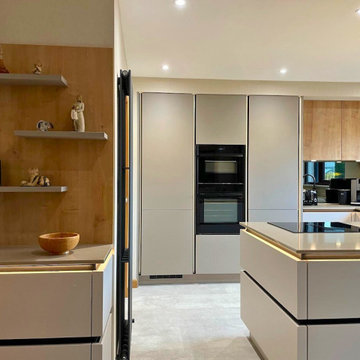 White Handleless Kitchen in Mintlaw