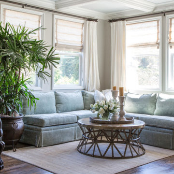 Casual Elegant Residence: Living Room