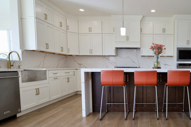 Example of a minimalist kitchen design in Philadelphia