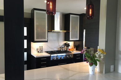 Kitchen - kitchen idea in Los Angeles