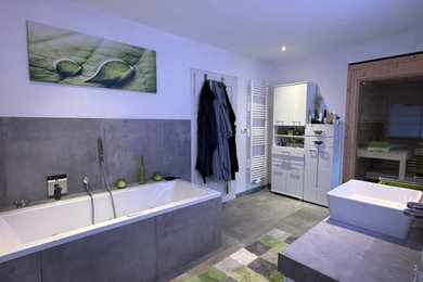 Modernes Badezimmer in Sonstige