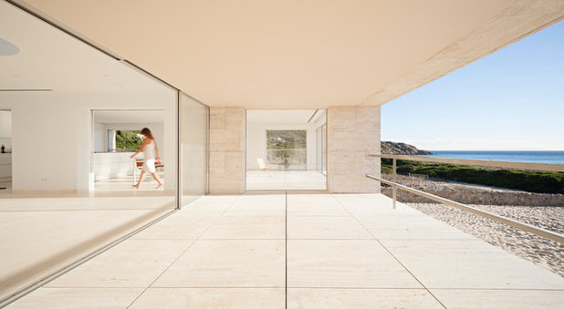 Contemporary Deck by Alberto Campo Baeza