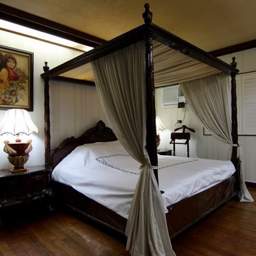 A cozy and comfortable room in a City - Plantation Shutters