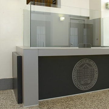 OFFICE-PULTS-RECEPTIONS