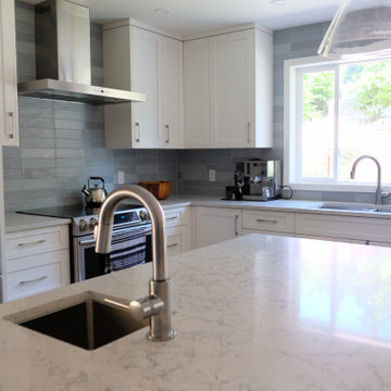 Transitional Kitchen in Lynn Valley