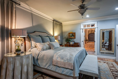 Bedroom - traditional bedroom idea in Nashville