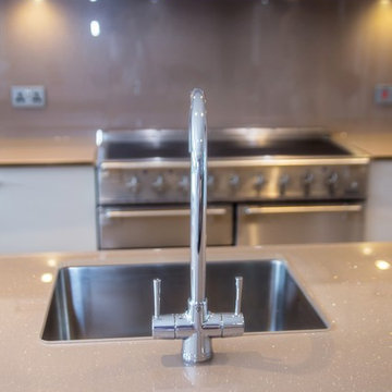 "EXPRESSO DELIGHT" - Glitter glass kitchen worktop, island and splashback