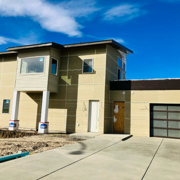 MOSES LAKE MODERN LAKE HOUSE