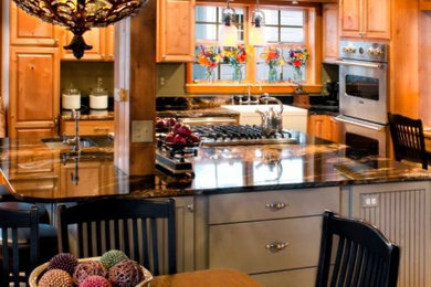 Inspiration for a traditional kitchen in Denver.