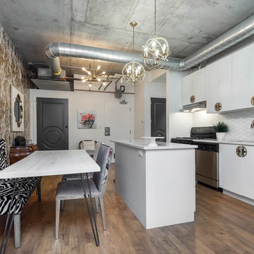 Luxurious Designer Loft In Central King West Location
