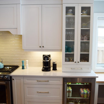 Transitional Kitchen in Ottawa, Ontario