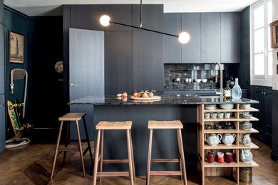 Réalisation d'une cuisine minimaliste.