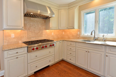 Example of a classic kitchen design in New York