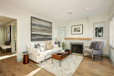 Living room photo in Los Angeles