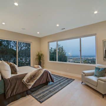 2 Aron Court