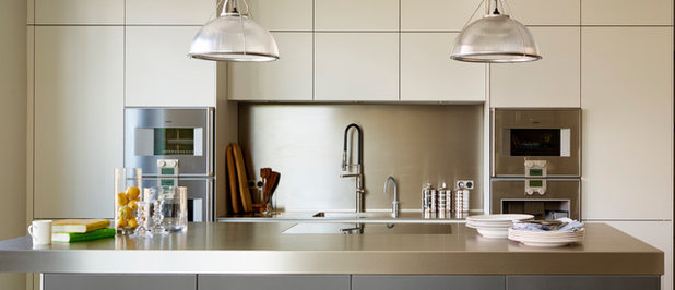 Современный Кухня by Kitchen Architecture