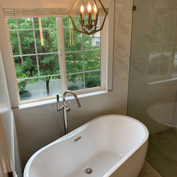 Freestanding Bathtub and Floor-standing Faucet