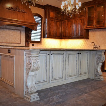 Traditional Kitchen - Center Island