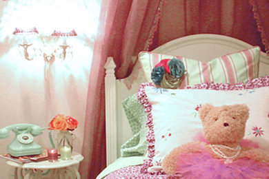 Elegant kids' room photo in Los Angeles