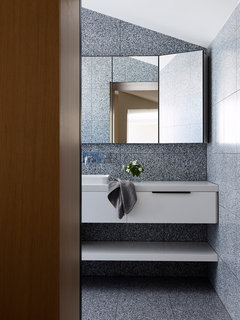 Charcoal, pale grey or white floor tiles in bathroom ? | Houzz AU