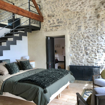 Rustic elegance: transforming an old garage into a Provencal Master Suite