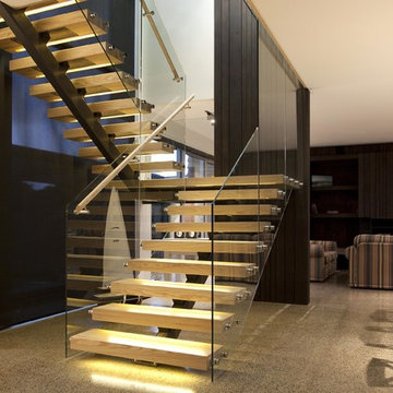 U Shape Staircase Glass Railing and Led Lighting