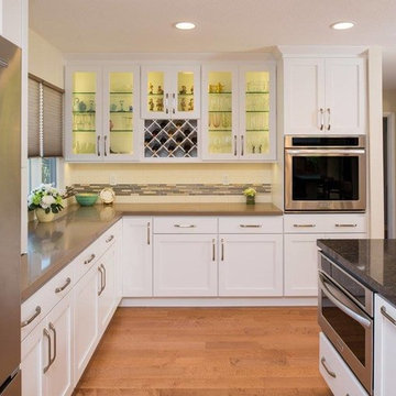 Spacious Contemporary Kitchen