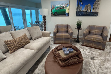 Family room - family room idea in New York