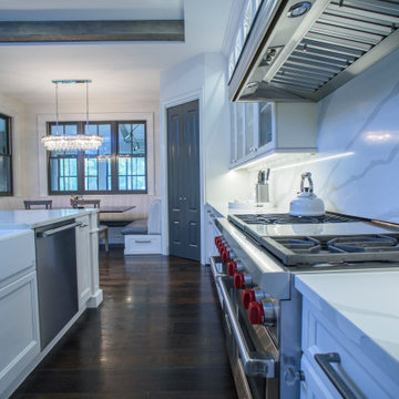 Classic White Kitchen with Glam Vibes
