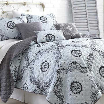 Reversible Coverlets and Quilts (Sets)