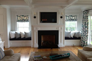 Living room photo in New York