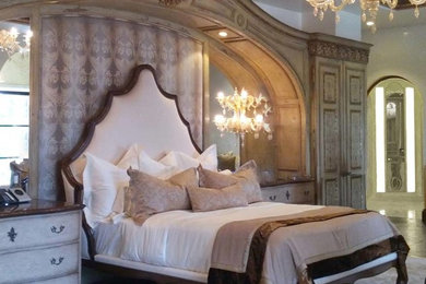 Example of a classic bedroom design