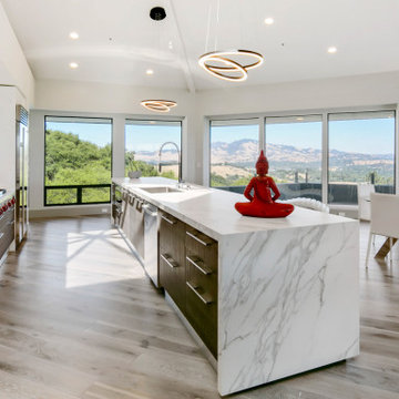 Lafayette Kitchen & Catering Pantry