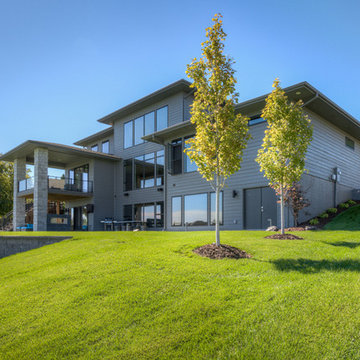 Custom 1.5-story modern w/ 21' Ceilings