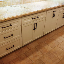 Nouveau Shaker | White Textured Cabinets - Kitchen Cabinetry