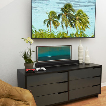Beach-y Bachelor Primary Bedroom